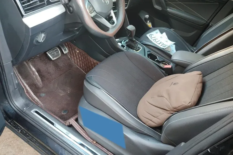 2024 Volkswagen Tiguan L 2.0T 186HP L4 7DCT,autocango,china used car exporter,china ev exporter,chinese used car exporter,chinese used ev exporter