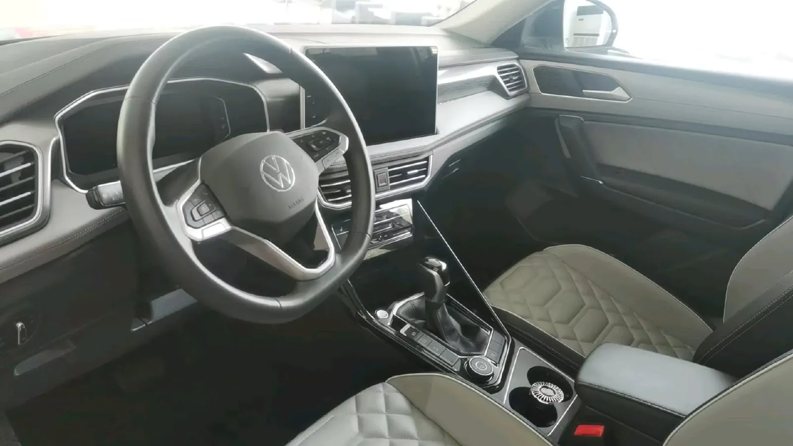 2023 Volkswagen Tayron 2.0T 220HP L4 7DCT,autocango,china used car exporter,china ev exporter,chinese used car exporter,chinese used ev exporter