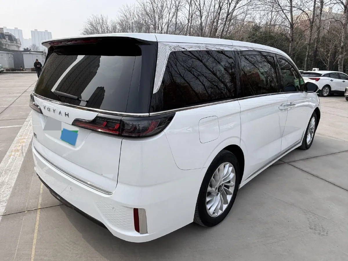 2022 Voyah Dream BEV 108.7KWH,autocango,china used car exporter,china ev exporter,chinese used car exporter,chinese used ev exporter