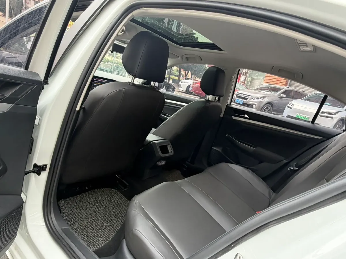 2021 Volkswagen Bora 1.5L 113HP L4 6AT,autocango,china used car exporter,china ev exporter,chinese used car exporter,chinese used ev exporter