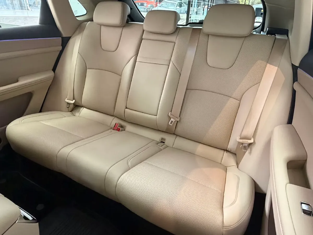 2025 AITO AITO M5 1.5T 152HP L4 REEV 42KWH,autocango,china used car exporter,china ev exporter,chinese used car exporter,chinese used ev exporter