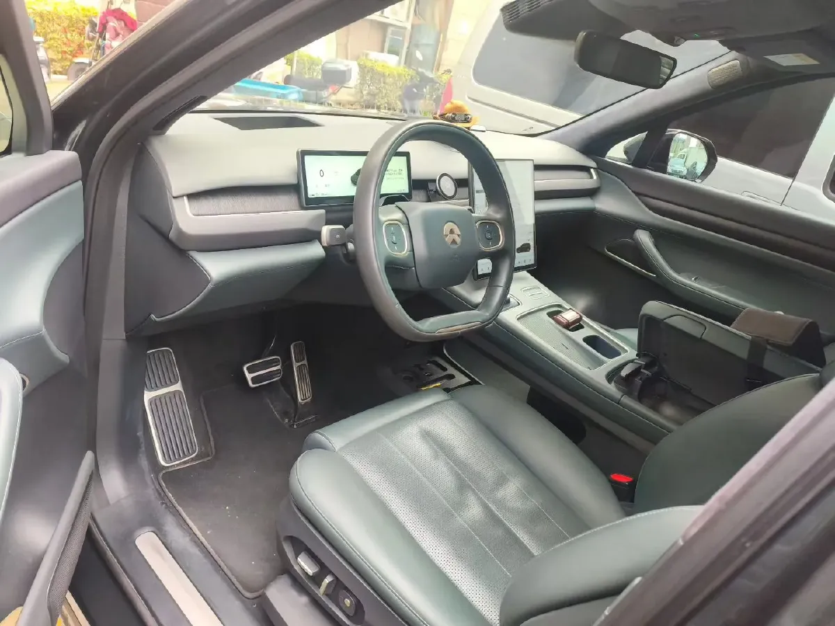 2024 Porsche Macan All-Electric BEV 100KWH,autocango,china used car exporter,china ev exporter,chinese used car exporter,chinese used ev exporter