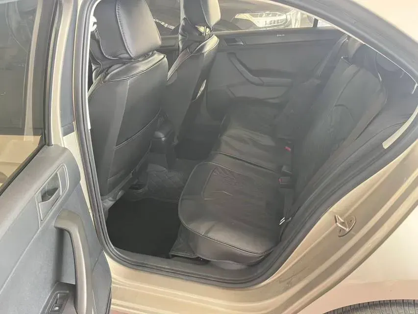 2019 ChangAn CS35 Plus 1.6L 128HP L4 6AT,autocango,china used car exporter,china ev exporter,chinese used car exporter,chinese used ev exporter