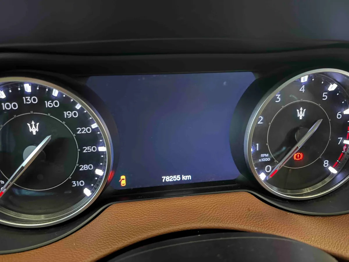 2022 Maserati Levante 2.0T 330HP L4 8AT,autocango,china used car exporter,china ev exporter,chinese used car exporter,chinese used ev exporter