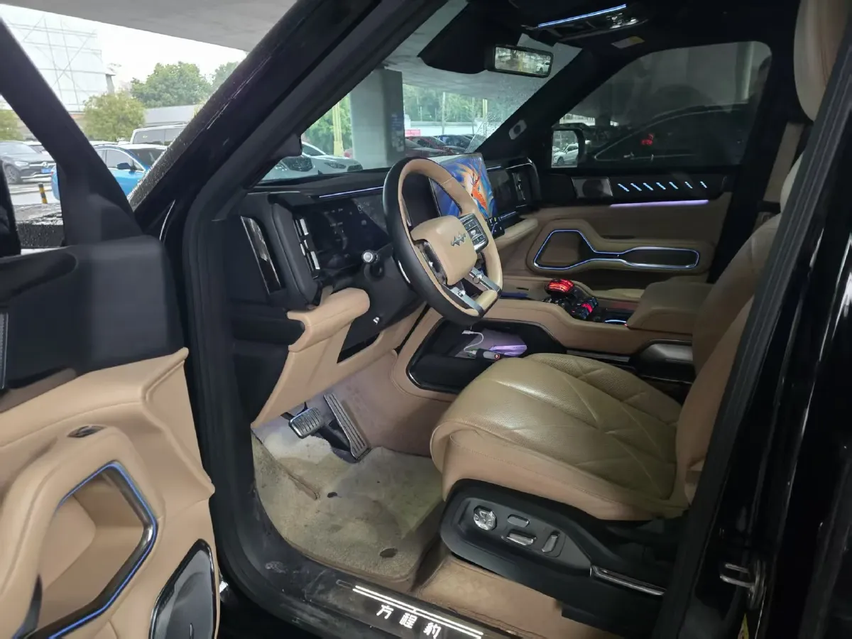 2025 FangChengBao Bao 8 2.0T 245HP L4 E-CVT PHEV 36.8KWH,autocango,china used car exporter,china ev exporter,chinese used car exporter,chinese used ev exporter