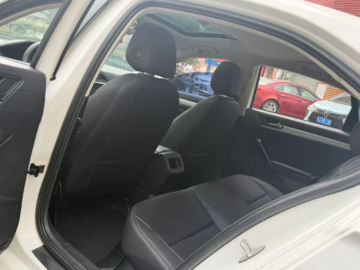 2019 Volkswagen T-Cross 1.4T 150HP L4 7DCT,autocango,china used car exporter,china ev exporter,chinese used car exporter,chinese used ev exporter