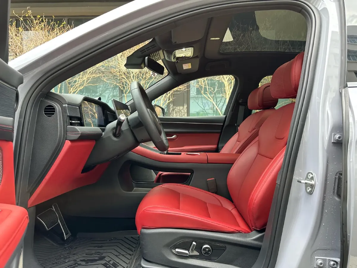 2025 AITO AITO M5 1.5T 152HP L4 REEV 42KWH,autocango,china used car exporter,china ev exporter,chinese used car exporter,chinese used ev exporter