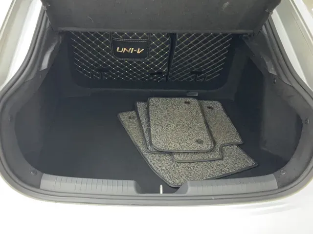 2022 ChangAn UNI-V 1.5T 188HP L4 7DCT,autocango,china used car exporter,china ev exporter,chinese used car exporter,chinese used ev exporter