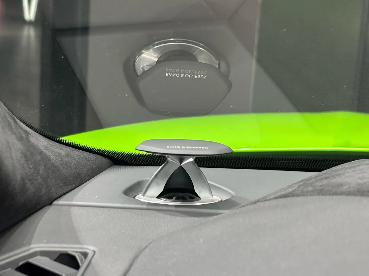 2021 Lamborghini Urus 4.0T 641HP V8 8AT,autocango,china used car exporter,china ev exporter,chinese used car exporter,chinese used ev exporter