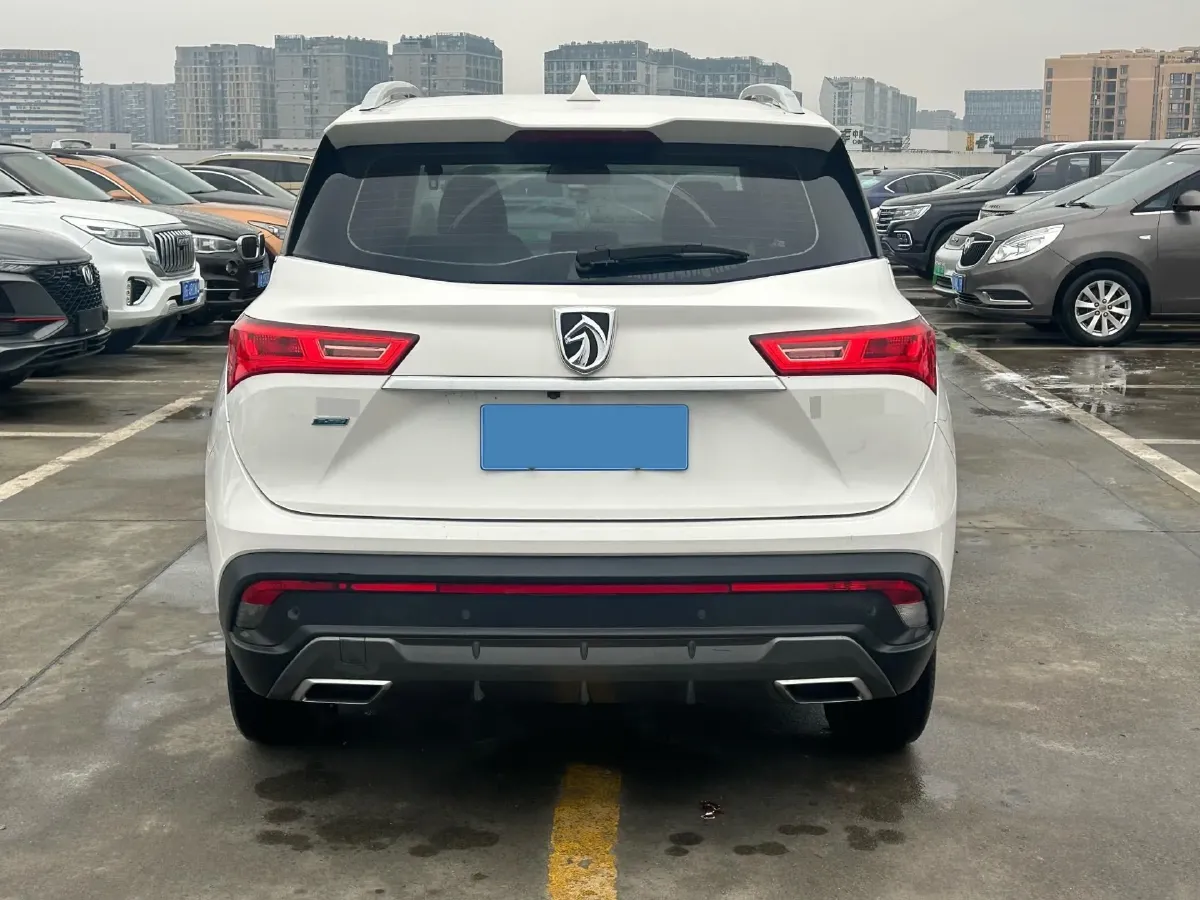 2018 BaoJun 530 1.5T 150HP L4 6DCT,autocango,china used car exporter,china ev exporter,chinese used car exporter,chinese used ev exporter