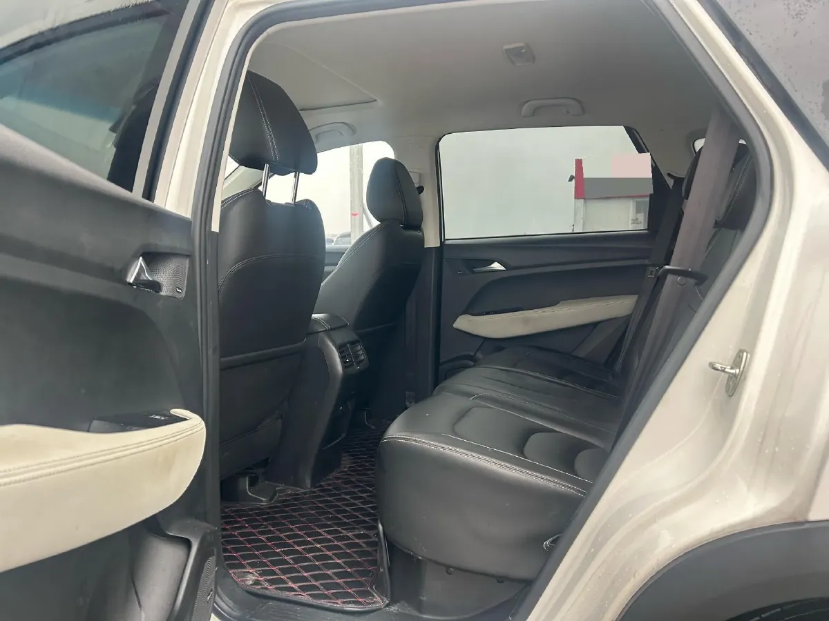 2018 BaoJun 530 1.5T 150HP L4 6DCT,autocango,china used car exporter,china ev exporter,chinese used car exporter,chinese used ev exporter
