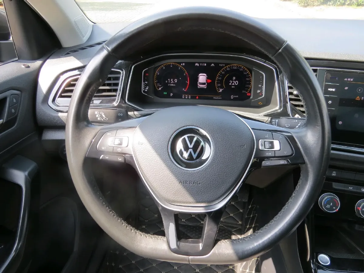 2021 Volkswagen T-Roc 1.4T 150HP L4 7DCT,autocango,china used car exporter,china ev exporter,chinese used car exporter,chinese used ev exporter