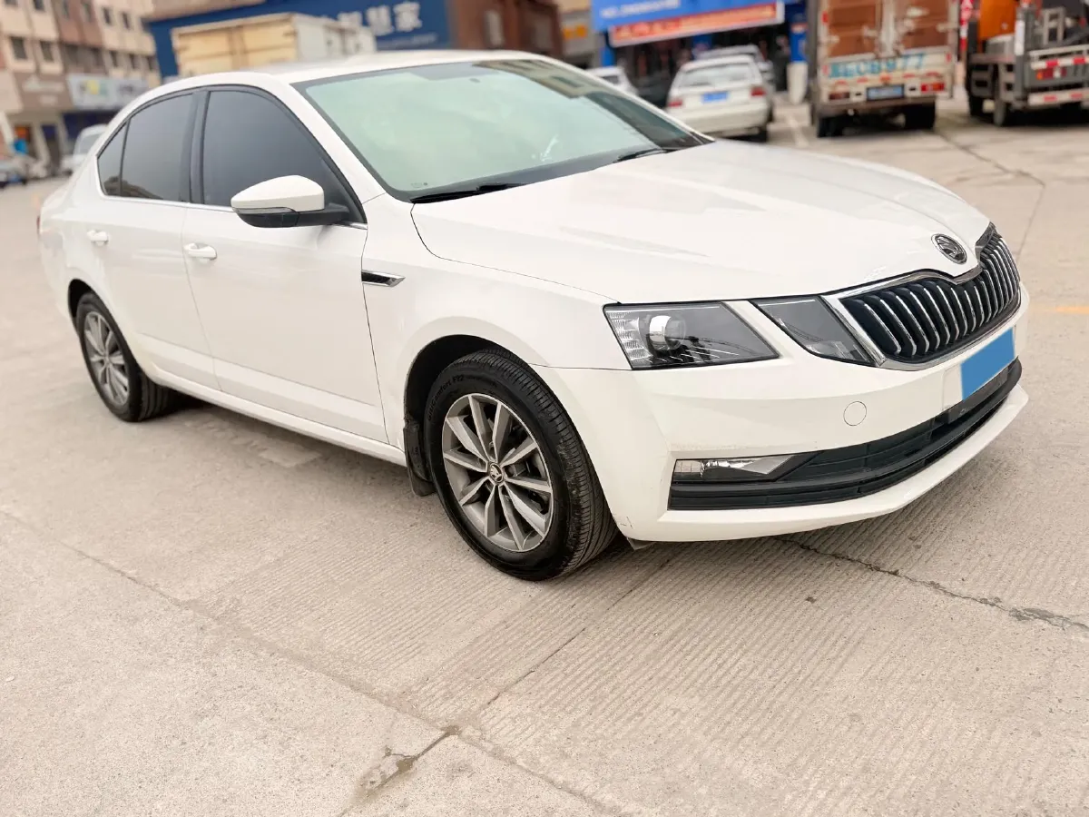 2019 Skoda Octavia 1.5L 116HP L4 6AT,autocango,china used car exporter,china ev exporter,chinese used car exporter,chinese used ev exporter