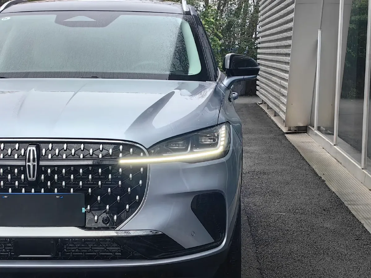 2025 Lincoln Corsair 2.0T 261HP L4 8AT,autocango,china used car exporter,china ev exporter,chinese used car exporter,chinese used ev exporter