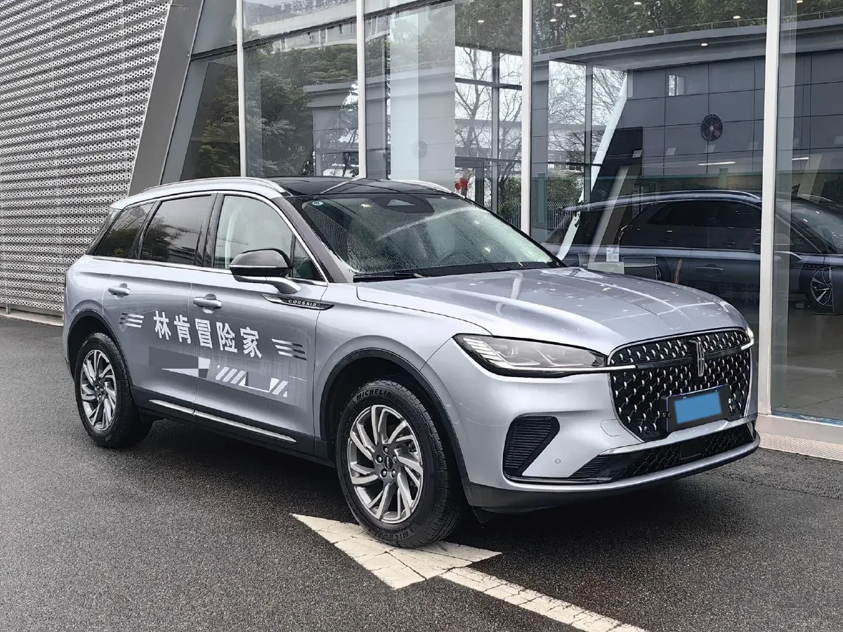 2025 Lincoln Corsair 2.0T 261HP L4 8AT,autocango,china used car exporter,china ev exporter,chinese used car exporter,chinese used ev exporter