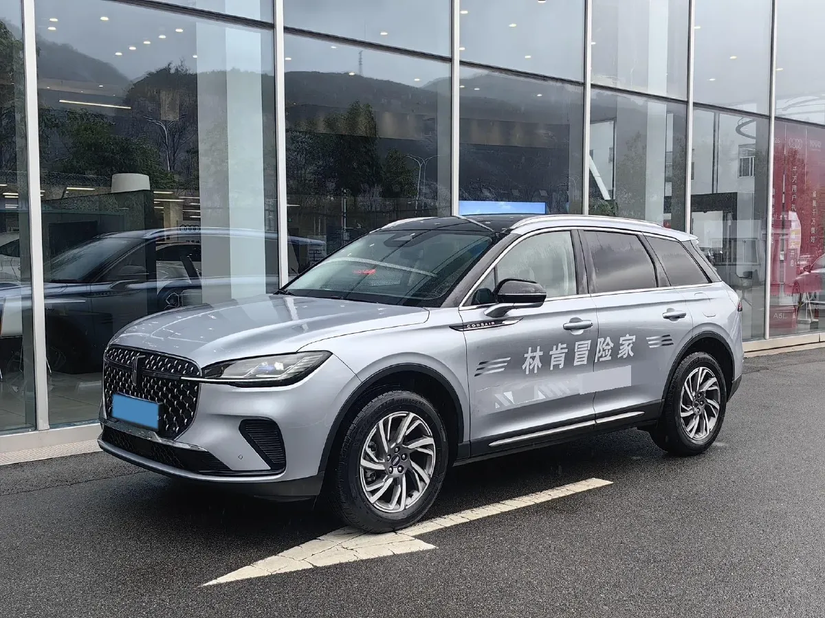 2025 Lincoln Corsair 2.0T 261HP L4 8AT,autocango,china used car exporter,china ev exporter,chinese used car exporter,chinese used ev exporter