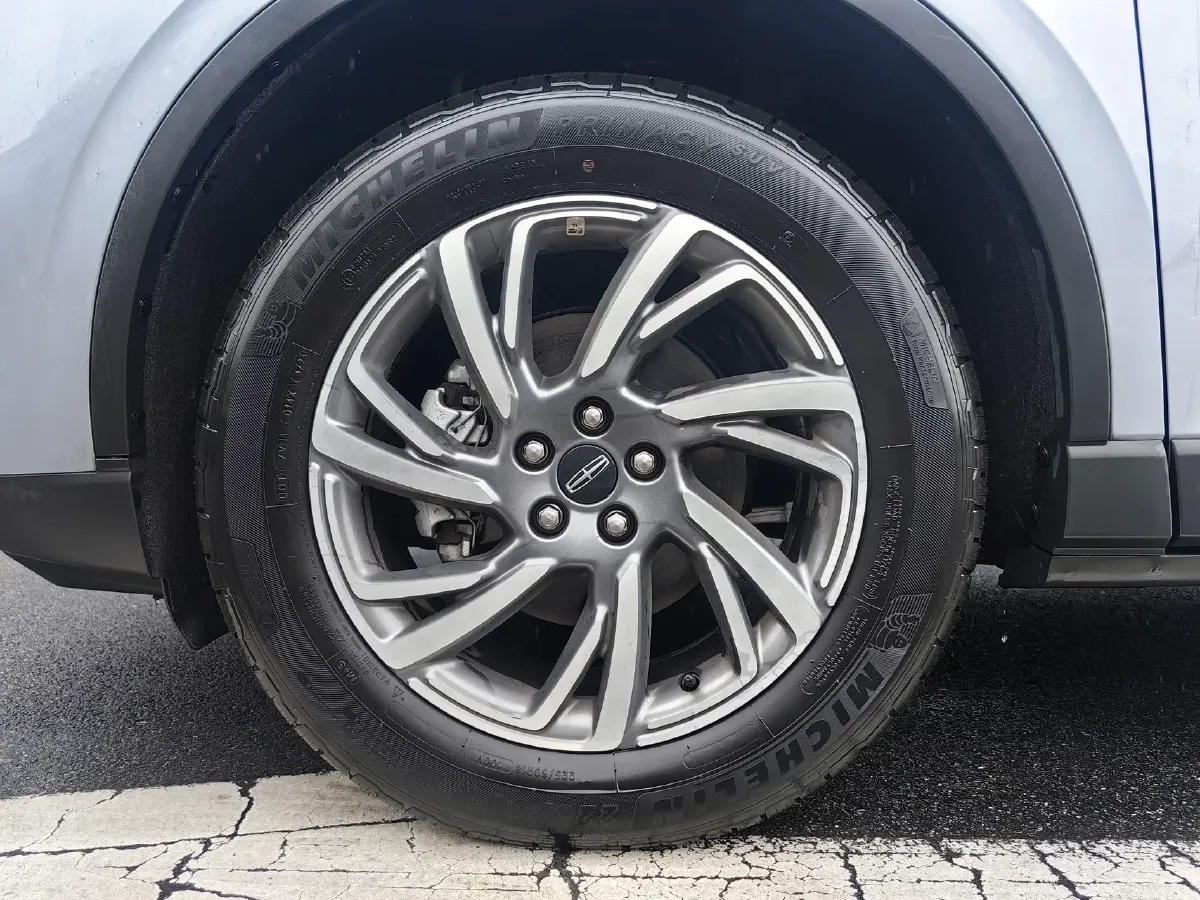 2025 Lincoln Corsair 2.0T 261HP L4 8AT,autocango,china used car exporter,china ev exporter,chinese used car exporter,chinese used ev exporter