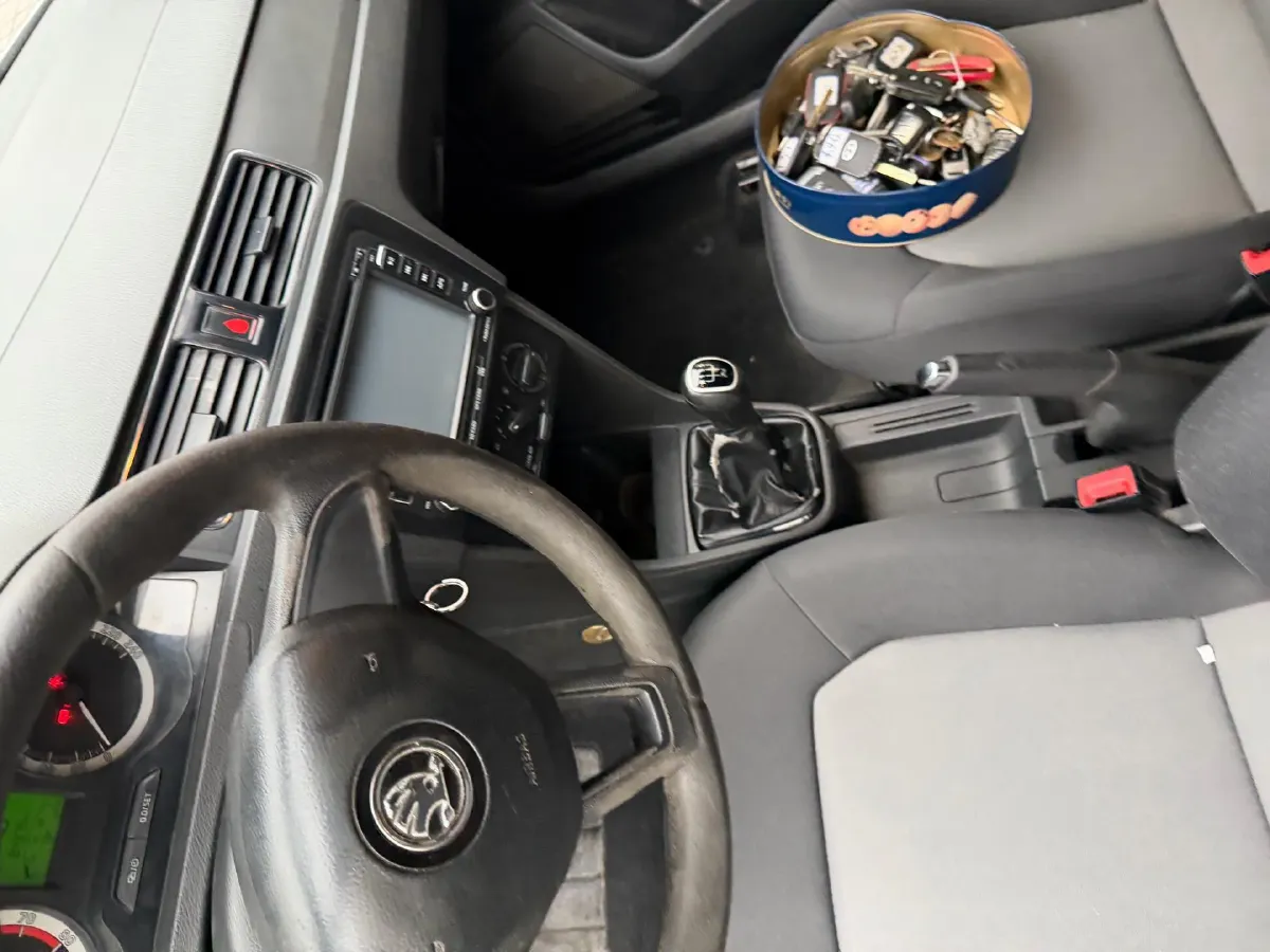 2018 Skoda Rapid 1.6L 110HP L4 5MT,autocango,china used car exporter,china ev exporter,chinese used car exporter,chinese used ev exporter