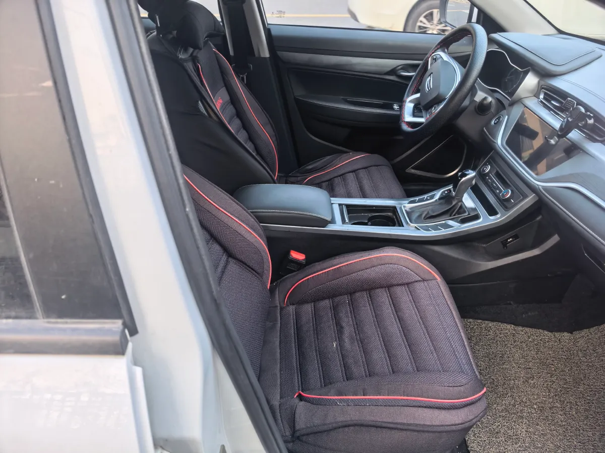 2021 BaoJun 530 1.5T 147HP L4 CVT,autocango,china used car exporter,china ev exporter,chinese used car exporter,chinese used ev exporter