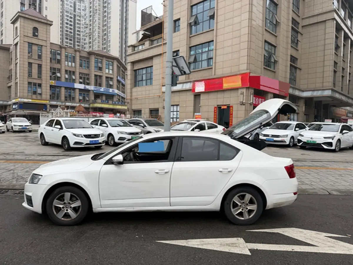 2017 Skoda Octavia 1.6L 110HP L4 5MT,autocango,china used car exporter,china ev exporter,chinese used car exporter,chinese used ev exporter