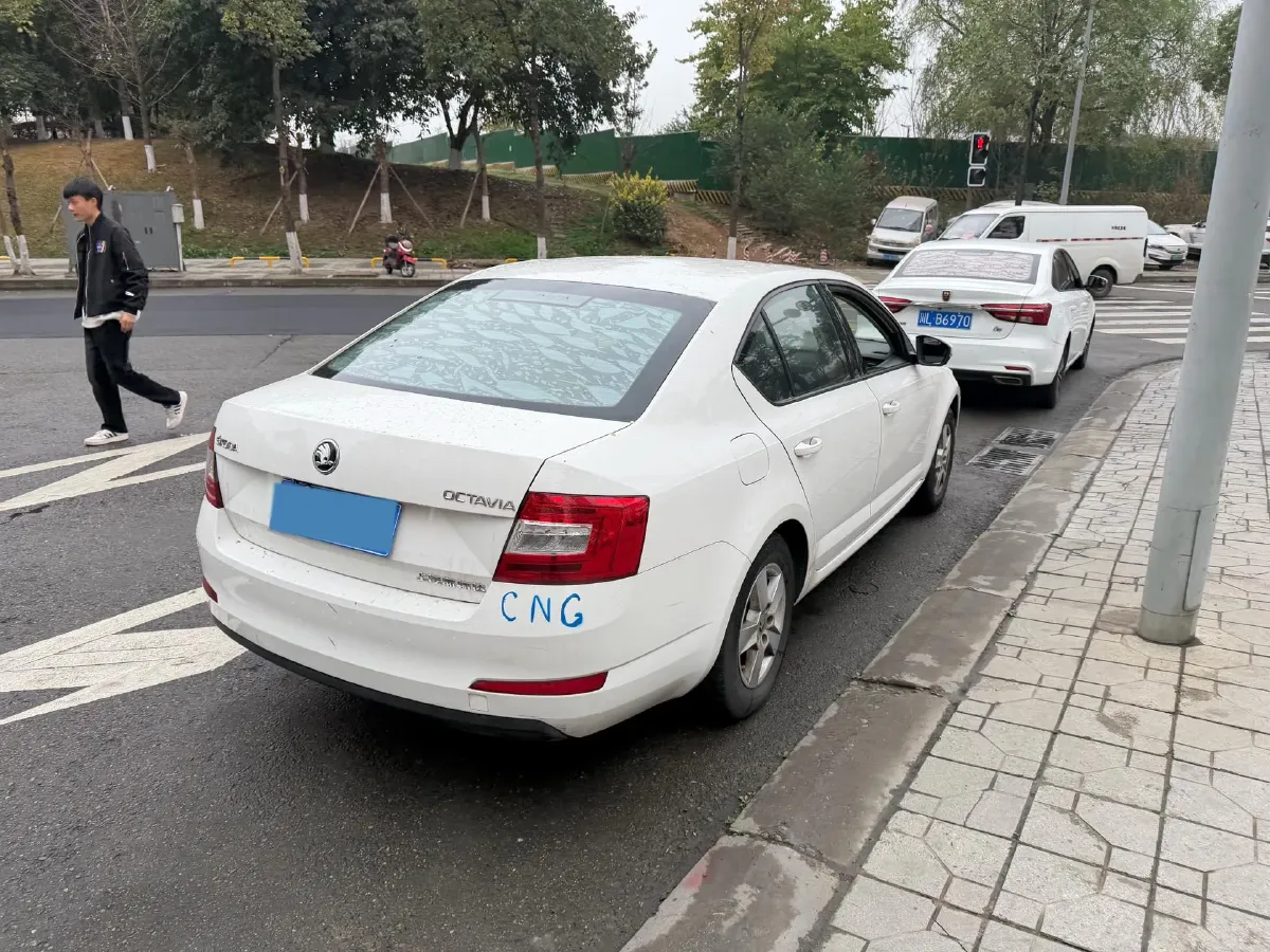 2017 Skoda Octavia 1.6L 110HP L4 5MT,autocango,china used car exporter,china ev exporter,chinese used car exporter,chinese used ev exporter