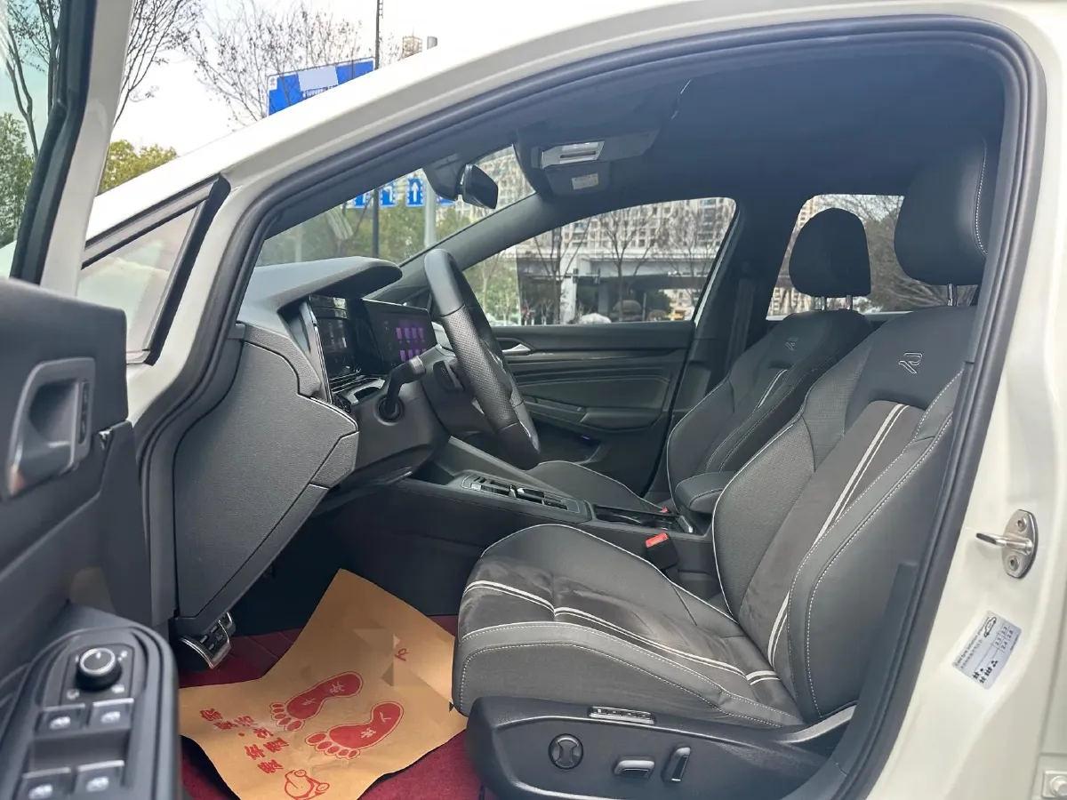 2023 Volkswagen Golf 1.4T 150HP L4 7DCT,autocango,china used car exporter,china ev exporter,chinese used car exporter,chinese used ev exporter