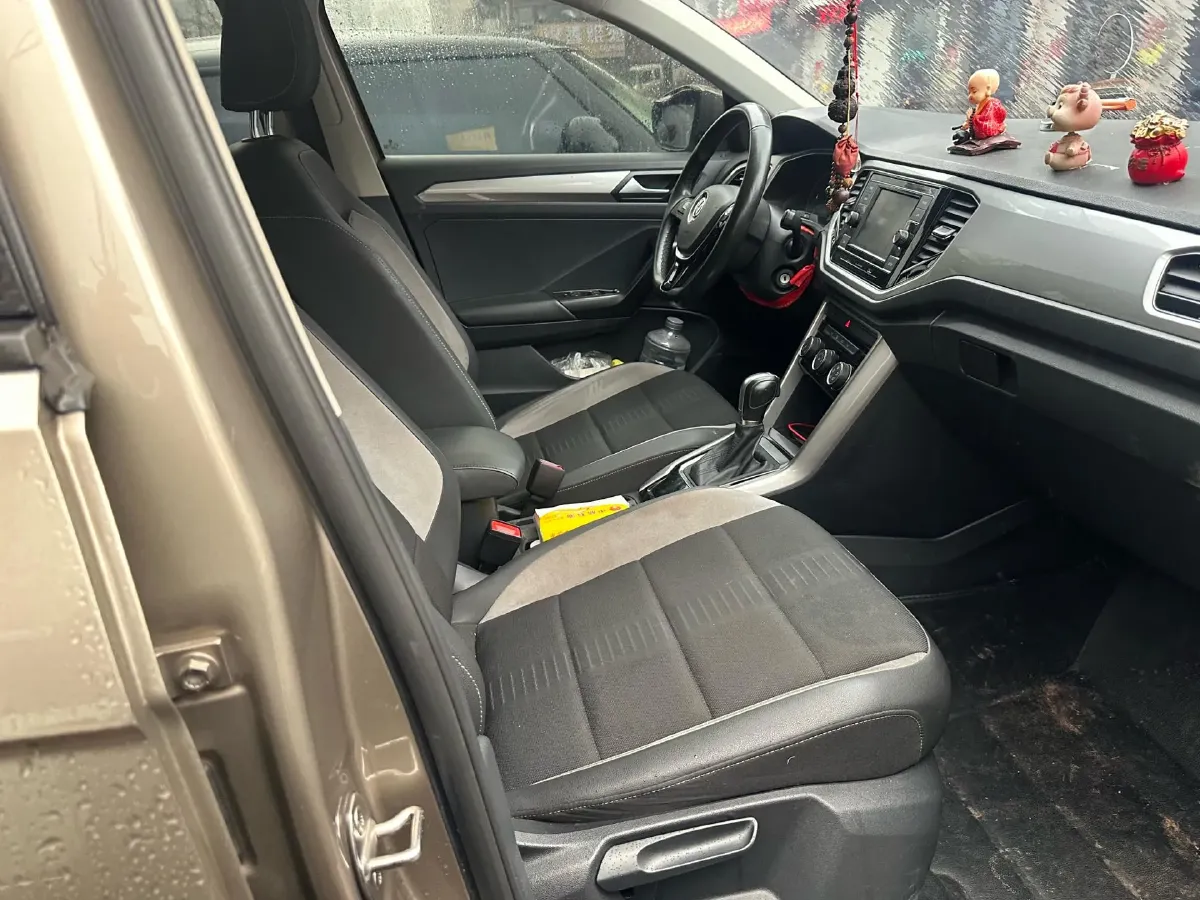 2020 Volkswagen T-Roc 1.4T 131HP L4 7DCT,autocango,china used car exporter,china ev exporter,chinese used car exporter,chinese used ev exporter