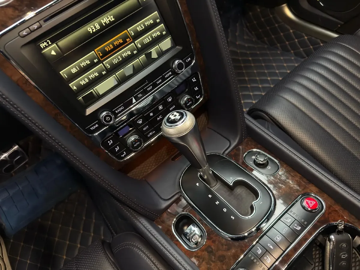 2017 Bentley Flying Spur 4.0T 507HP V8 8AT,autocango,china used car exporter,china ev exporter,chinese used car exporter,chinese used ev exporter