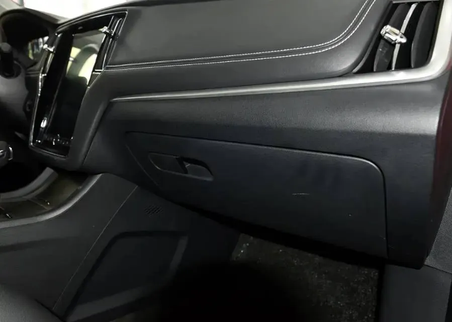 2020 Roewe i6 1.6L 125HP L4 5MT,autocango,china used car exporter,china ev exporter,chinese used car exporter,chinese used ev exporter