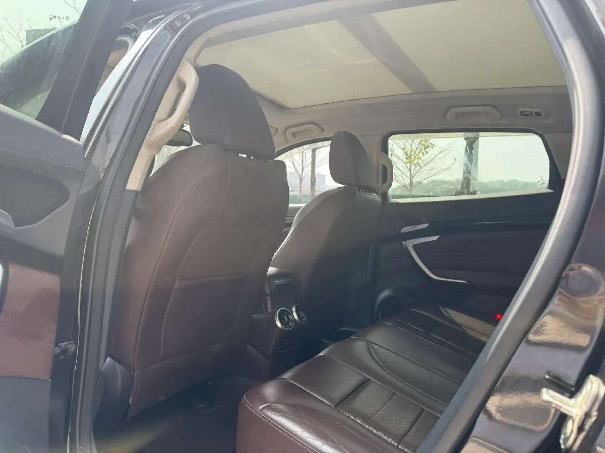 2017 WEY VV7 2.0T 234HP L4 7DCT,autocango,china used car exporter,china ev exporter,chinese used car exporter,chinese used ev exporter