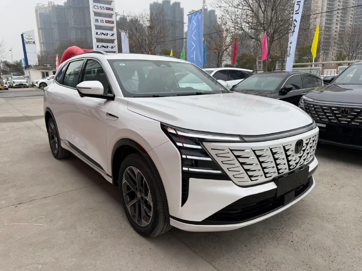 2025 ChangAn CS75 Plus 1.5T 192HP L4 8AT,autocango,china used car exporter,china ev exporter,chinese used car exporter,chinese used ev exporter