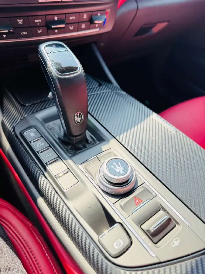 2019 Maserati Levante 3.0T 350HP V6 8AT,autocango,china used car exporter,china ev exporter,chinese used car exporter,chinese used ev exporter