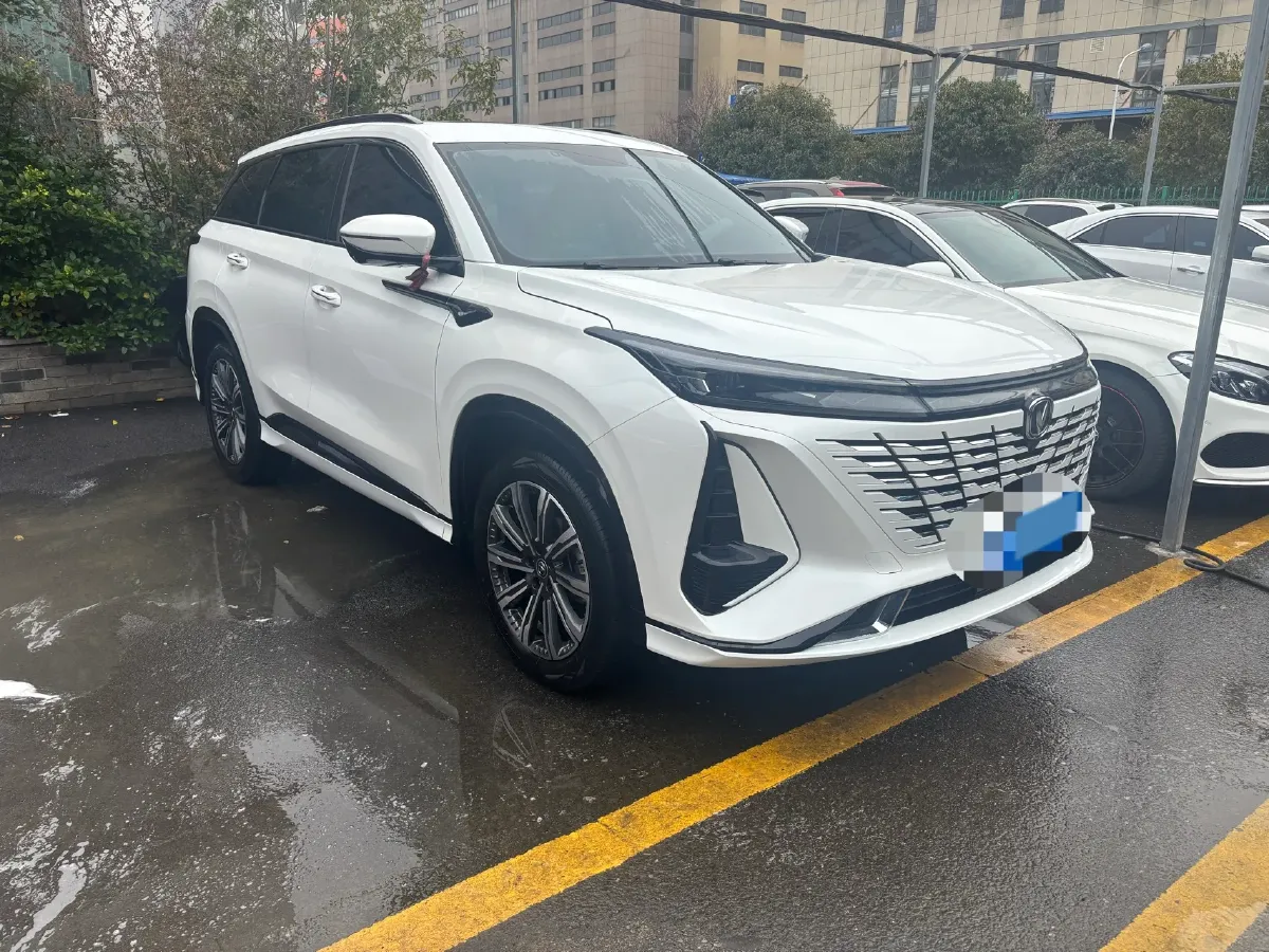 2023 ChangAn CS75 Plus 1.5T 188HP L4 8AT,autocango,china used car exporter,china ev exporter,chinese used car exporter,chinese used ev exporter