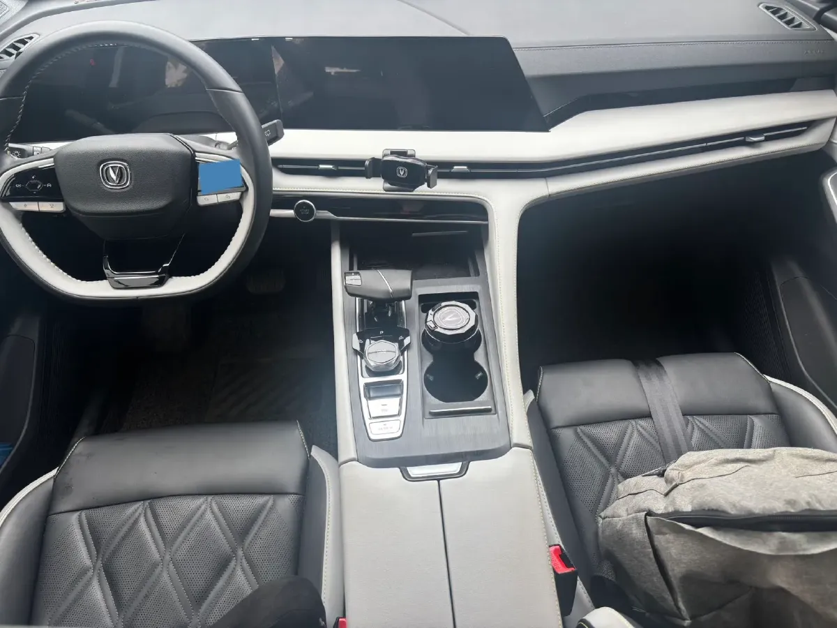 2023 ChangAn CS75 Plus 1.5T 188HP L4 8AT,autocango,china used car exporter,china ev exporter,chinese used car exporter,chinese used ev exporter