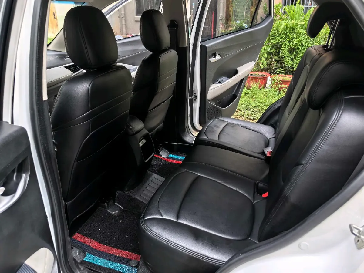 2017 BaoJun 310W 1.5L 105HP L4 6MT,autocango,china used car exporter,china ev exporter,chinese used car exporter,chinese used ev exporter