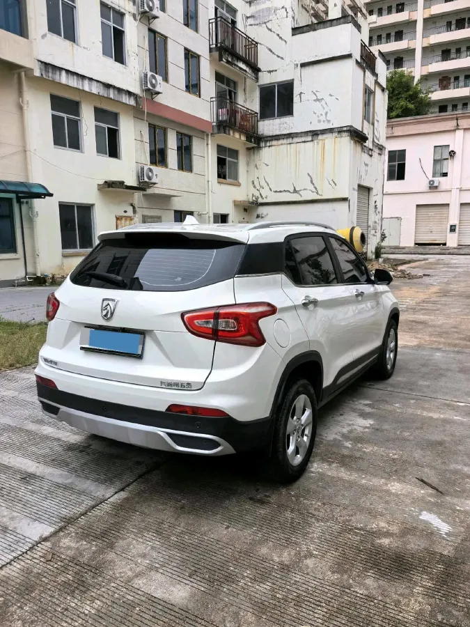 2017 BaoJun 310W 1.5L 105HP L4 6MT,autocango,china used car exporter,china ev exporter,chinese used car exporter,chinese used ev exporter