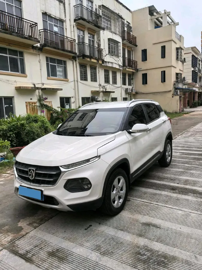 2017 BaoJun 310W 1.5L 105HP L4 6MT,autocango,china used car exporter,china ev exporter,chinese used car exporter,chinese used ev exporter