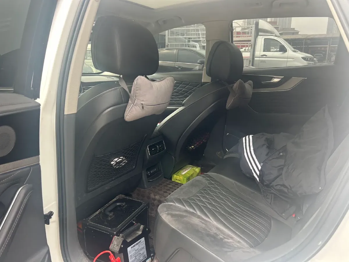 2022 HongQi HS5 2.0T 224HP L4 6AT,autocango,china used car exporter,china ev exporter,chinese used car exporter,chinese used ev exporter