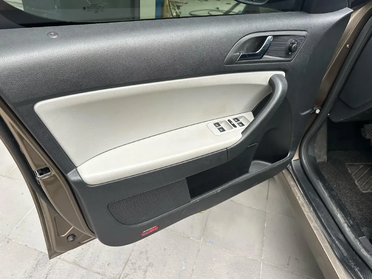 2017 Skoda Yeti 1.4T 150HP L4 7DCT,autocango,china used car exporter,china ev exporter,chinese used car exporter,chinese used ev exporter