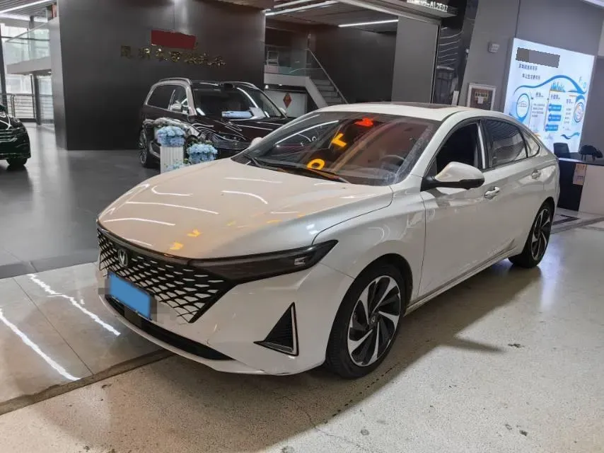 2023 ChangAn Raeton Plus 1.5T 188HP L4 7DCT,autocango,china used car exporter,china ev exporter,chinese used car exporter,chinese used ev exporter