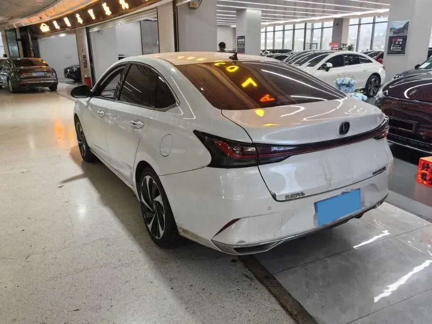 2023 ChangAn Raeton Plus 1.5T 188HP L4 7DCT,autocango,china used car exporter,china ev exporter,chinese used car exporter,chinese used ev exporter