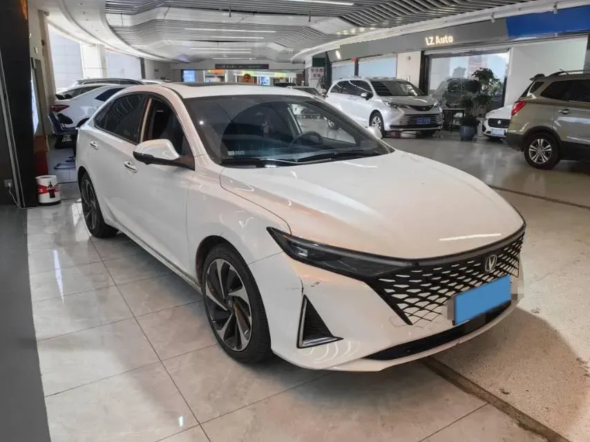 2023 ChangAn Raeton Plus 1.5T 188HP L4 7DCT,autocango,china used car exporter,china ev exporter,chinese used car exporter,chinese used ev exporter