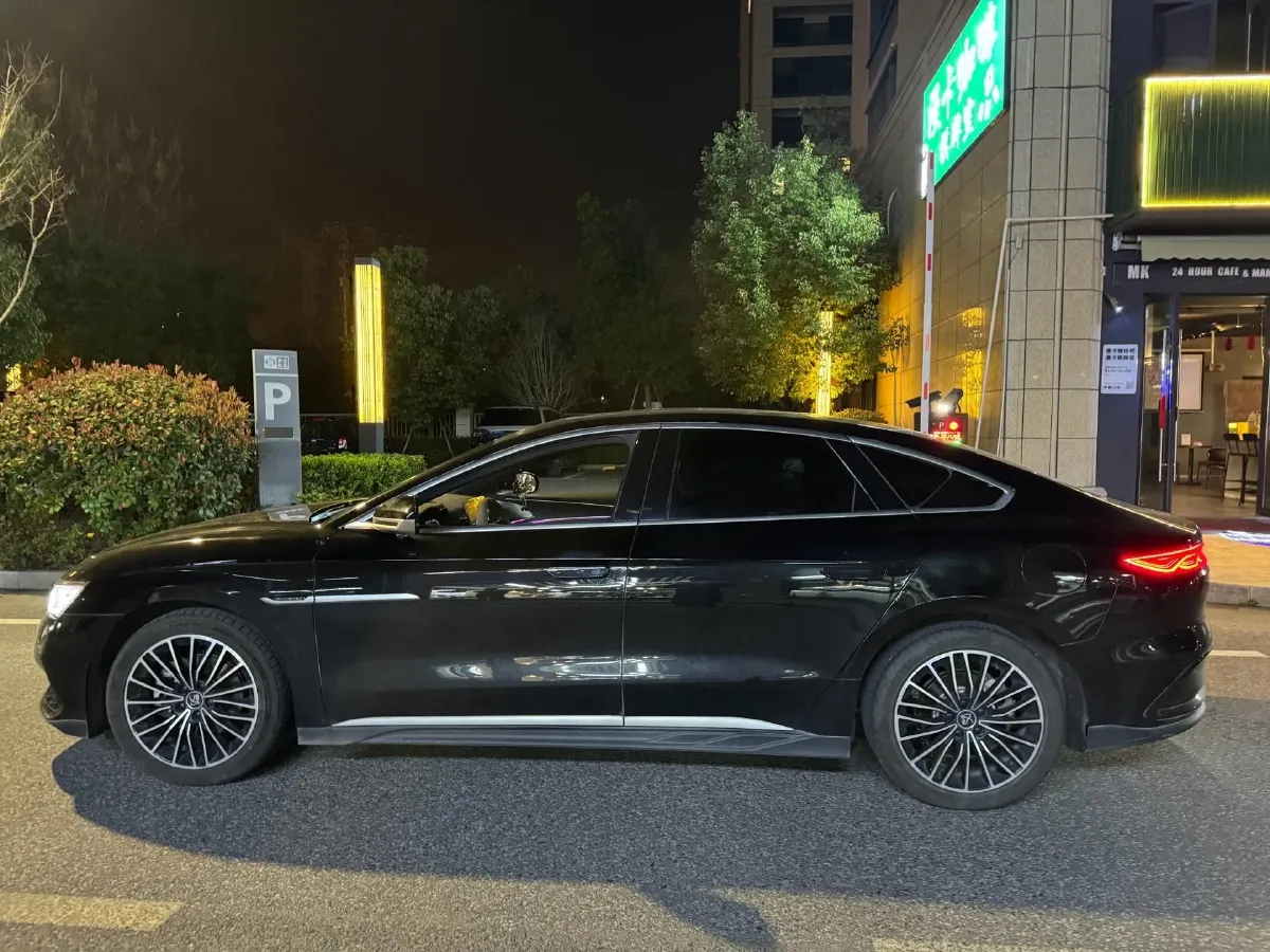 2022 Volkswagen Tiguan L 2.0T 186HP L4 7DCT,autocango,china used car exporter,china ev exporter,chinese used car exporter,chinese used ev exporter