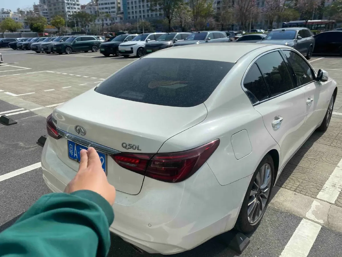 2018 Jeep Grand Commander 2.0T 265HP L4 9AT,autocango,china used car exporter,china ev exporter,chinese used car exporter,chinese used ev exporter