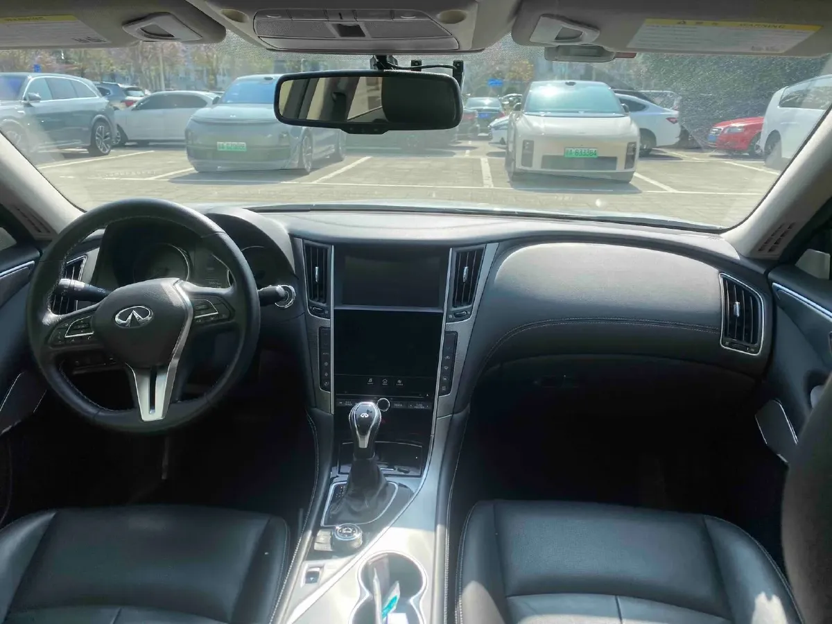 2018 Jeep Grand Commander 2.0T 265HP L4 9AT,autocango,china used car exporter,china ev exporter,chinese used car exporter,chinese used ev exporter