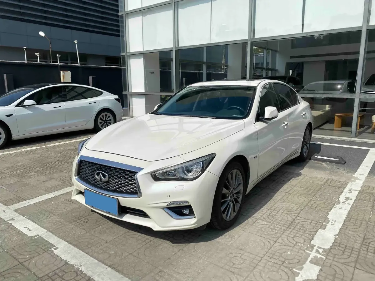 2018 Jeep Grand Commander 2.0T 265HP L4 9AT,autocango,china used car exporter,china ev exporter,chinese used car exporter,chinese used ev exporter