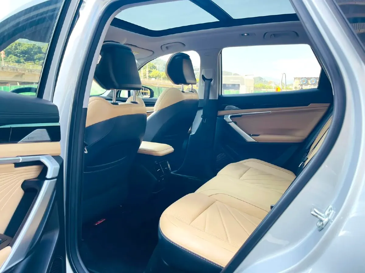 2023 Geely StarRay 1.5T 181HP L4 7DCT,autocango,china used car exporter,china ev exporter,chinese used car exporter,chinese used ev exporter