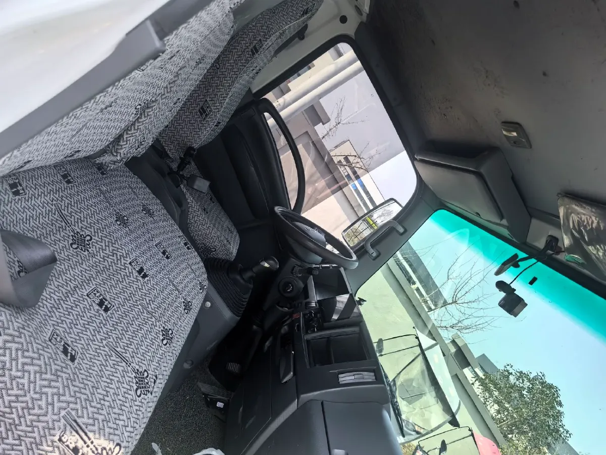 2019 MAXUS XinTu V80 2.5T 136HP L4 6MT,autocango,china used car exporter,china ev exporter,chinese used car exporter,chinese used ev exporter