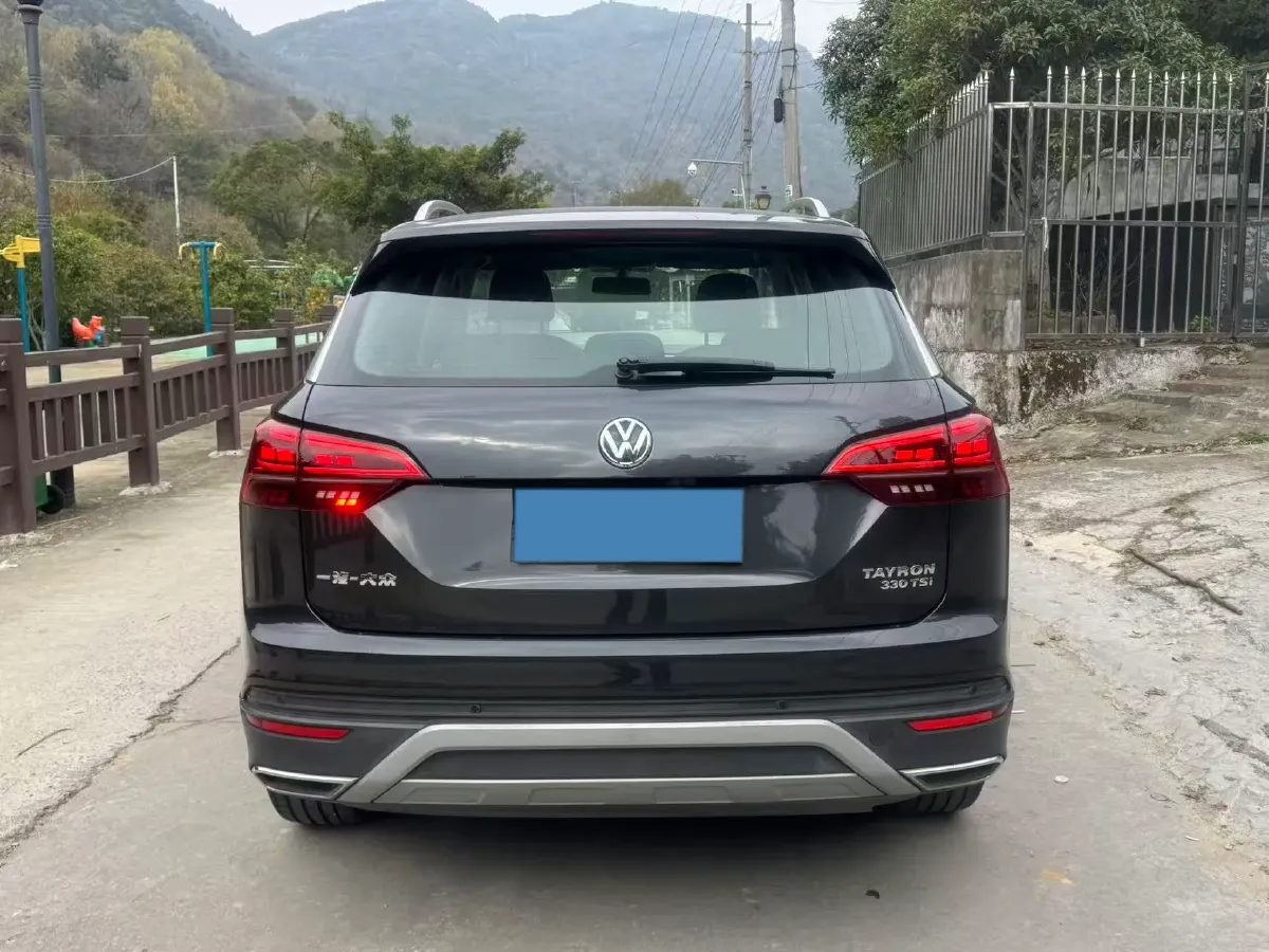 2019 Jeep Cherokee 2.0T 234HP L4 9AT,autocango,china used car exporter,china ev exporter,chinese used car exporter,chinese used ev exporter