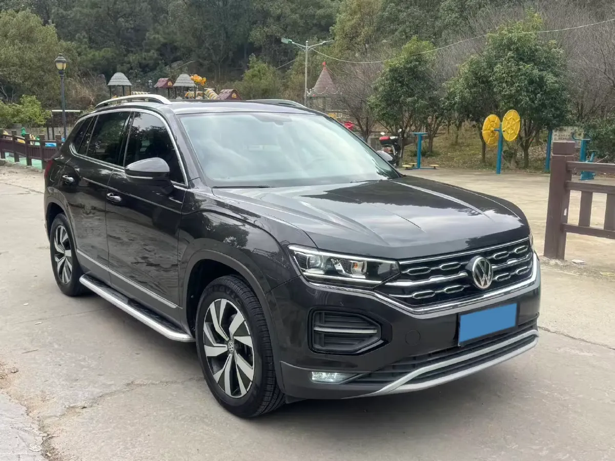 2019 Jeep Cherokee 2.0T 234HP L4 9AT,autocango,china used car exporter,china ev exporter,chinese used car exporter,chinese used ev exporter